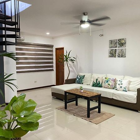 Bakawan Hostel Coron Luaran gambar